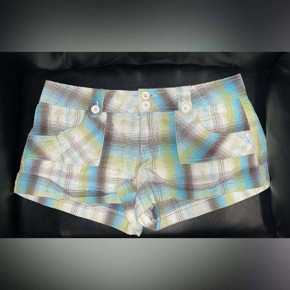 LEI. Plaid shorts